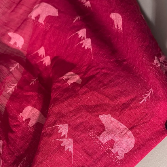 Red Western Bears Mountains Nature Scarf Wrap Shawl - Picture 3 of 6